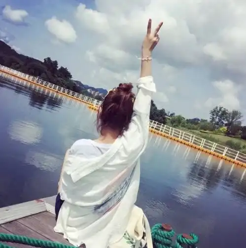 怀孕儿媳被逼下跪,老公视而不见,她对老公说了5个字,吓坏婆婆