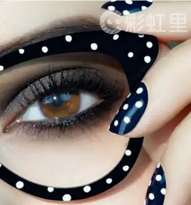 糖果色美甲搭配眼妆和美甲搭配堪称最完美组合