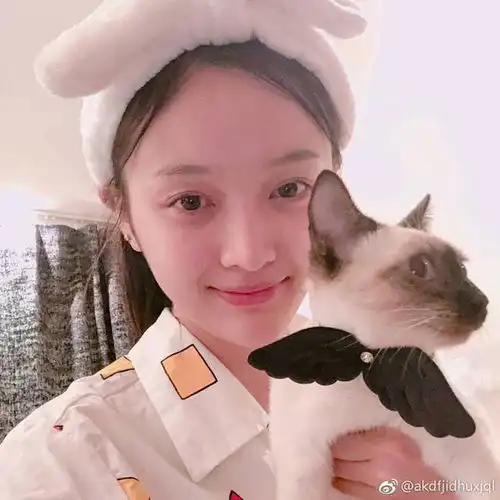 鞠婧祎吴宣仪杨超越迪丽热巴,谁的睡衣风格最洋气