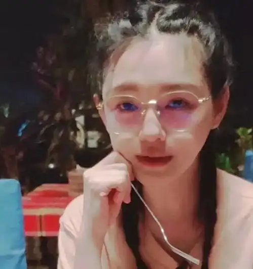 大s好狠一女的,穿鼻环纹身但挡不住她美啊