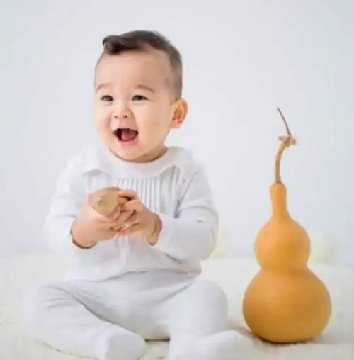 大导演的太太们谁最好看,有两位还领养了女儿