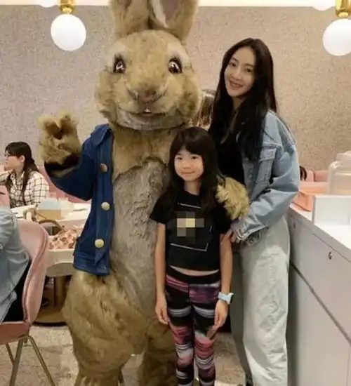 曾经被吐槽长得像蜡笔小新的曹格女儿,如今美到让人不敢认