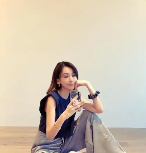 林志颖罕见晒双胞胎儿子生日照,格子衬衫呆萌可爱,比哥哥还帅气