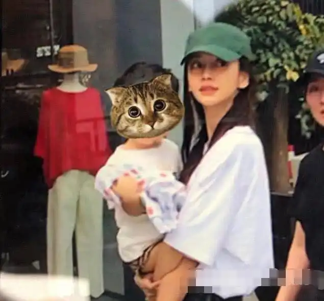 屡次被曝与黄晓明离婚,杨颖解锁新封面,一句话疑暴露其婚姻状况