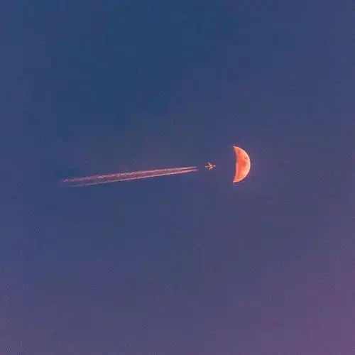 背景图你越穷,越能感受到世界的恶意