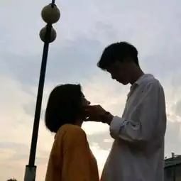 超酷情侣头像一对一左一右最美的风景有你