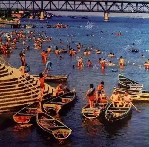 一组老照片告诉你,40年前在中国旅游都能看见些什么