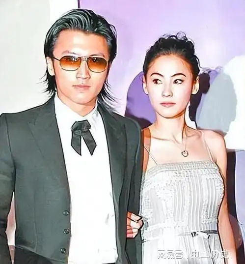 两个儿子为何从来不恨他谢霆锋含泪道出真相,原因让人瞬间泪目
