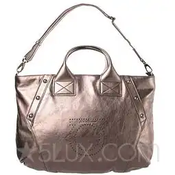 菲拉格慕ferragamo意大利宽48cm,高31cm,深7cm女款休闲旅行牛皮salvatoreferragamo菲拉格慕香槟金色铆钉镂空字母女士大挎包价格报价图片正品