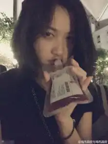 徐静蕾变身吸血鬼晒喝血自拍