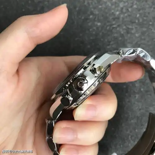 om欧米茄超霸史努比50周年纪念版手表详细评测