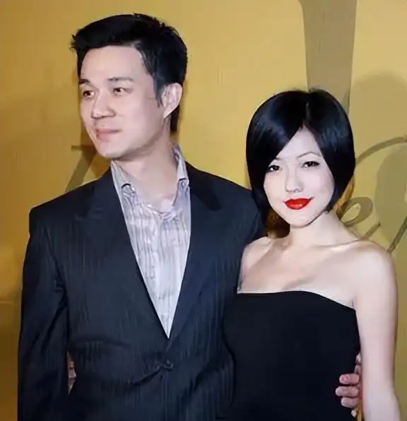 大小s如同莲花和蔷薇,花开两朵,却各表一枝