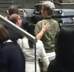明星驼背有多丑鹿晗气质减半,杨幂缩成1米5,热巴一言难尽