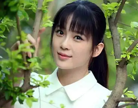 新剧首播收视第一成黑马关晓彤角色转型成功,演技却被女二碾压