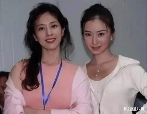 33岁舒畅晒自拍意外暴露身后婴儿床,息影两年的她疑似隐婚生子
