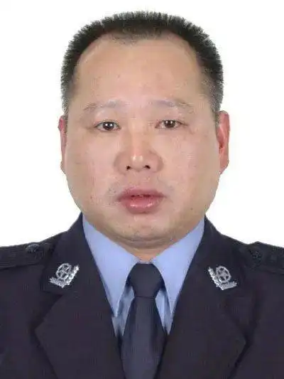 痛心共1306人