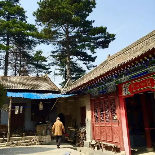 假道士念阿弥陀佛骗游客,终南山房租一涨再涨,如今真道士没几个