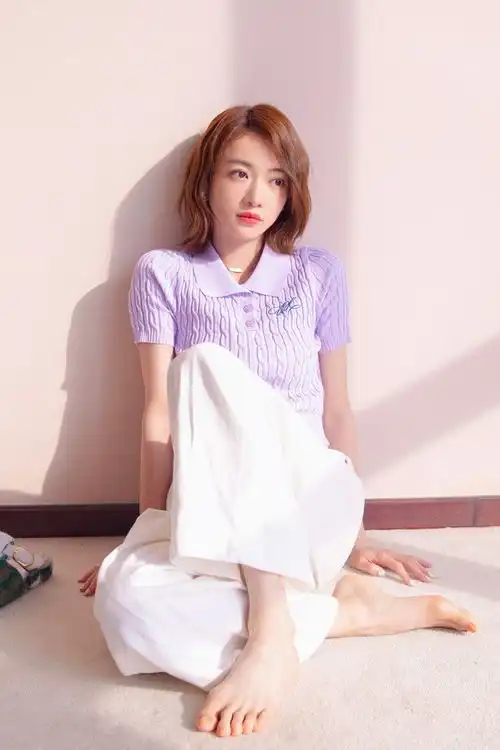 狂人吴谨言玉足写真大赏,倒数第二张不放大看算我输