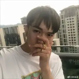 韩美娟靠扮丑走红,1个月涨粉近700万,抖音用户的口味变了