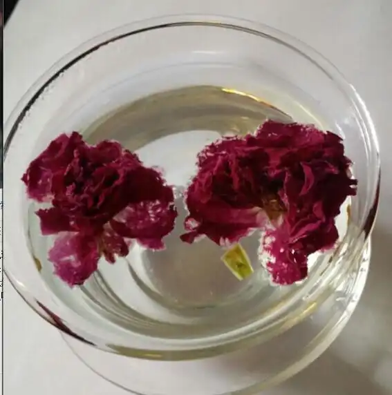玫瑰花茶泡完会褪色吗