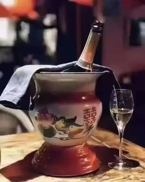 搞笑趣图外国人对我们的痰盂怕是有什么误解吧