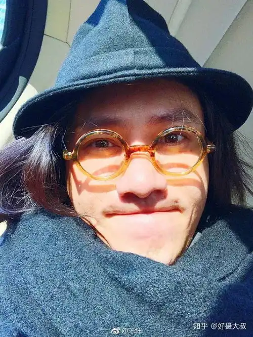 被这些明星的自拍丑哭论学好自拍的重要性