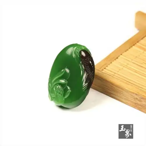 夏日的邂逅当荷花遇上和田玉
