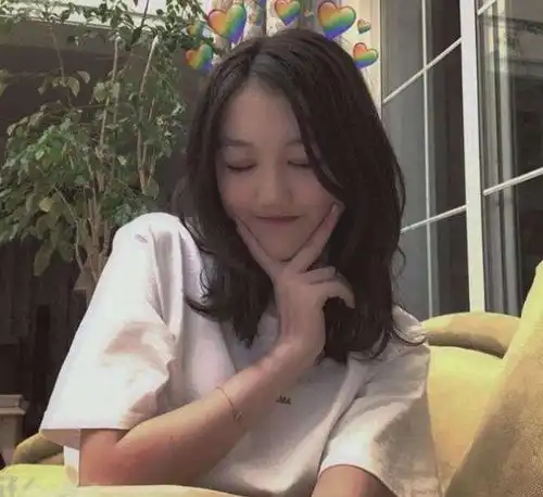 14岁李嫣晒旧照为爸爸庆生,撕掉兔唇标签后,如今美到这样