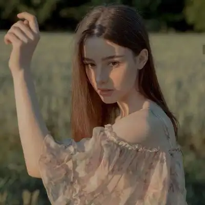 高冷欧美美女头像,我想成为黑暗中的一束光