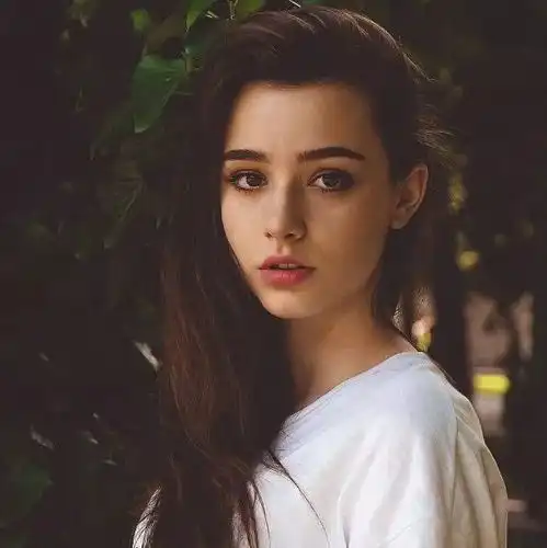 ins惊现俄罗斯版angelababy,年仅19岁便已美到犯规