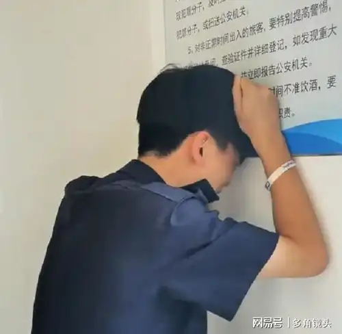 山东一美术生高考后做保安工作,得知高考成绩后喜极而泣上岸了
