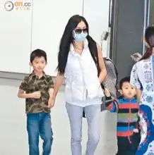 谢霆锋插手安排儿子返学或带其送别祖母