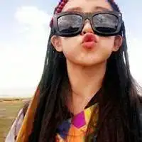 妙龄女生的个性自拍头像不能在一起就不在一起吧,也许一辈子没那么长