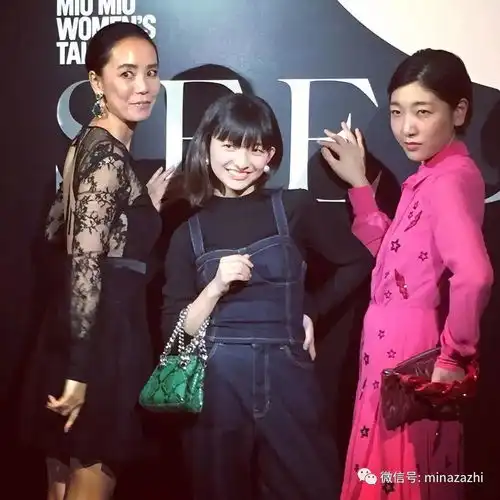时尚下一个eason老婆14岁就进入dior秀场霓虹00后丑姑娘凭一张性冷淡男人脸红爆ins