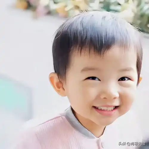 2019年,山东枣庄67岁大妈生下女儿,很多年轻人上门讨教生子经验