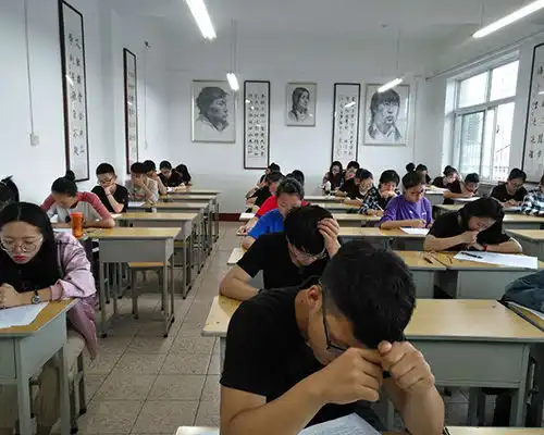 高考美术强化班学费是多少善知鸟美术高考培训