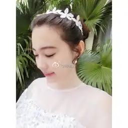 组图长发女神晒出性感写真小秀白嫩长腿