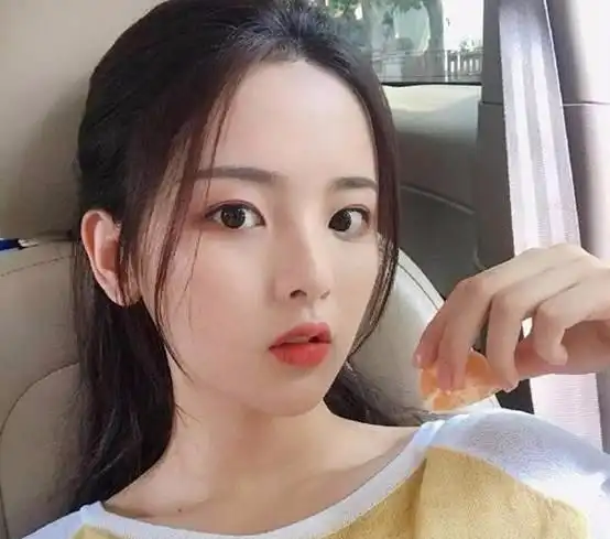 天生的女主脸杨超越长安诺惊艳,巴掌脸实在太美