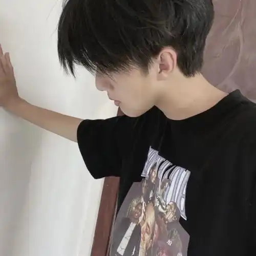 冬天来临前成功脱单的男生头像