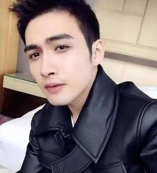 青年演员张彬彬,家中装修很普通,网友评论和明星身份不符