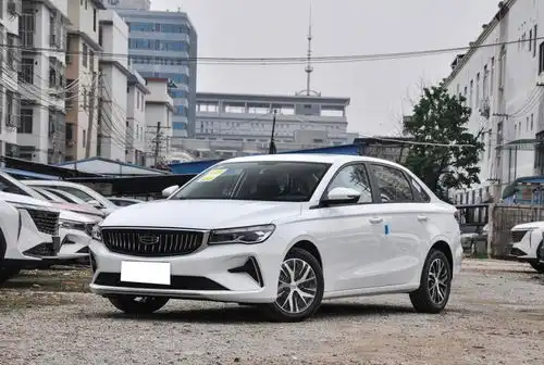 现款6.99万起,2025款吉利帝豪官图发布,1.5l发动机
