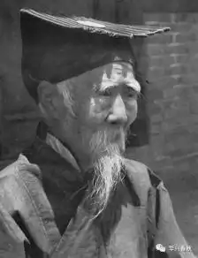 民国宗教人物像和尚道士和喇嘛,既能祈愿还能打仗
