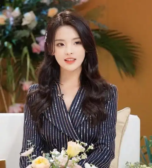 杨超越教你穿搭轻松成为c位女神