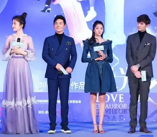 170的赵韩樱子同框173关晓彤,谁的身高说了谎,一看便知