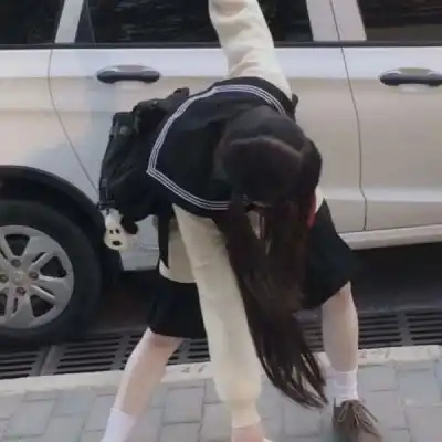 温柔系女图在这车水马龙的人间,女生头像我要个性网