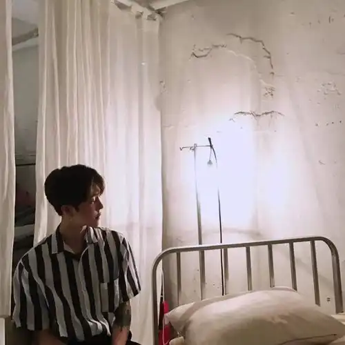 男生头像怕来者不是你