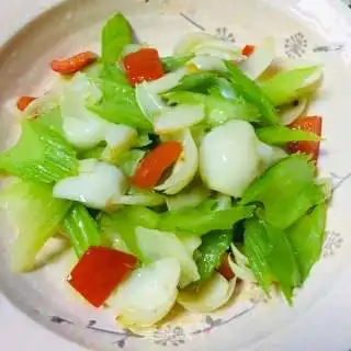 西芹炒百合的做法西芹炒百合怎么做harriet1003的菜谱