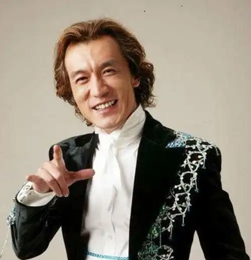哈文晒李咏生前最后一张照,图片放大后却看哭众人,手势让人心疼