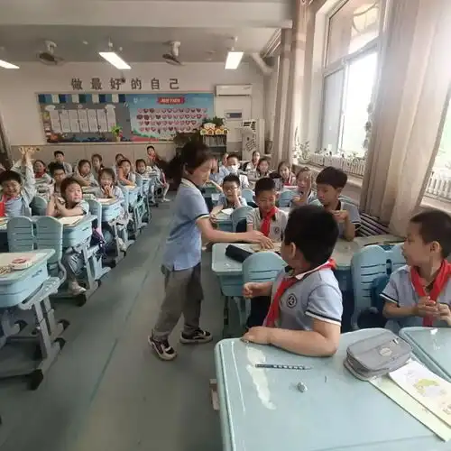 山师附小二年级七班学生讲坛第3期一起探索猫咪的世界