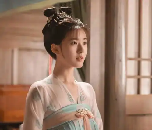 赵露思表白肖战后,又接连手滑赞其他帖子,工作室都留不住观众缘